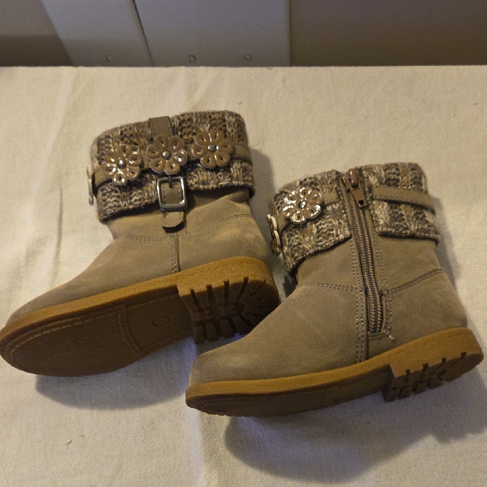 Stylish Tan Ankle Boots for Girls Size 7
